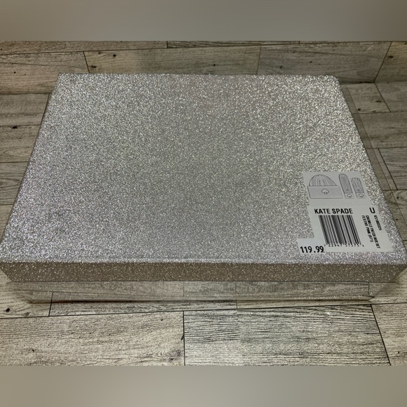 NEW Kate Spade Hat And Glove Gift Set Pink Beanie Chenille Patch Box Set - Picture 3 of 4